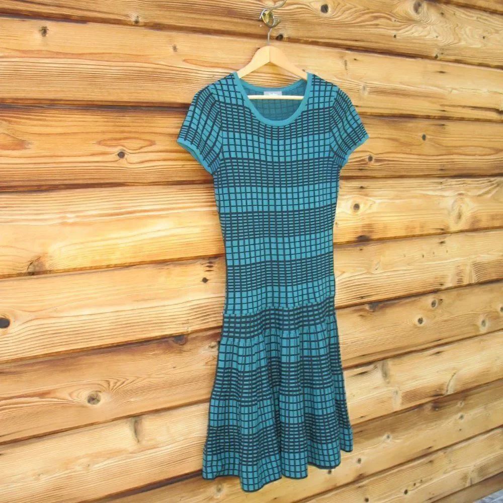 Neiman Marcus Plaid Knit Dress. - Picture 4 of 9